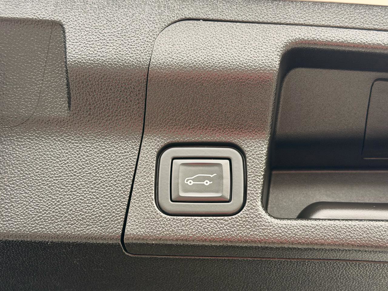 Used 2021 GMC Acadia Denali w/ GMC Pro Grade Package image 26