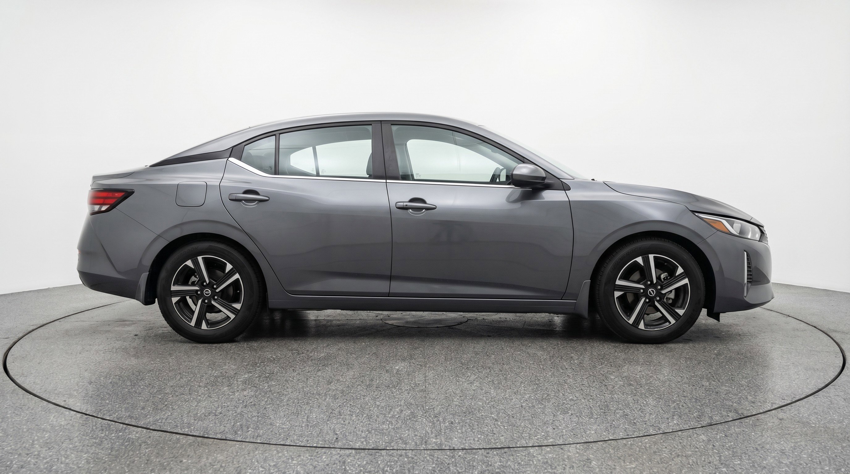Used 2025 Nissan Sentra SV FWD image 11