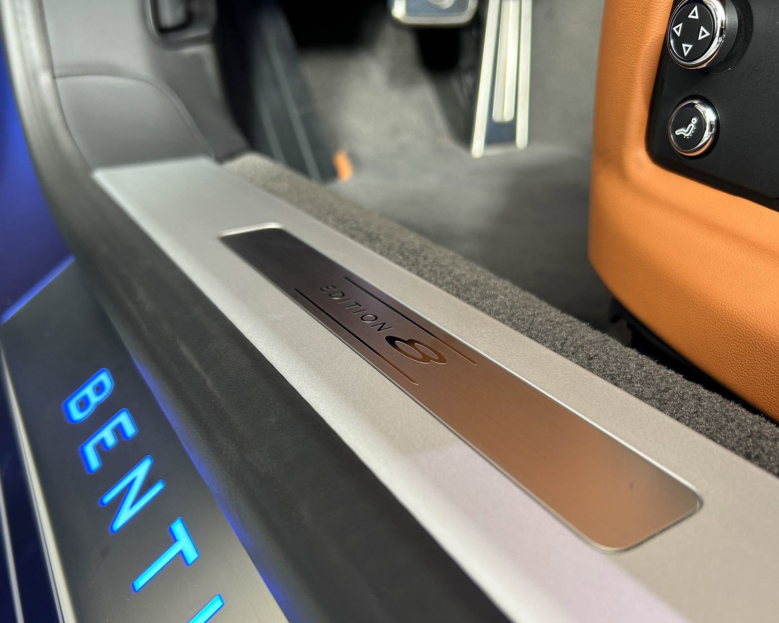 Used 2024 Bentley Flying Spur V8 image 15