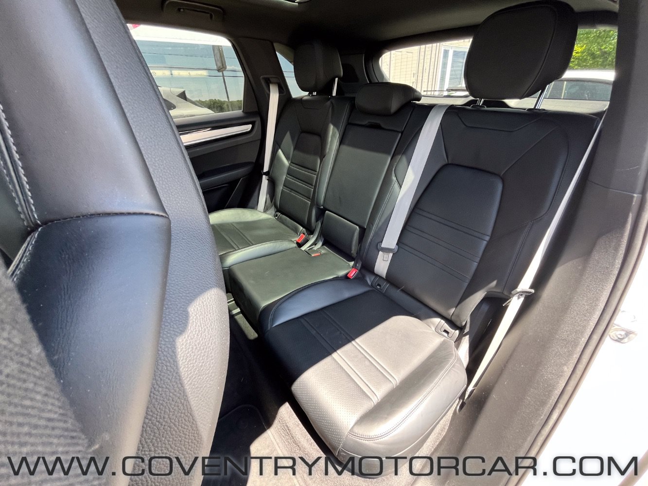 Used 2023 Porsche Cayenne Platinum Edition AWD/4WD image 33