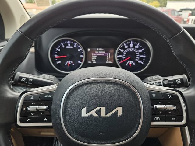 Used 2024 Kia Carnival LX FWD image 37