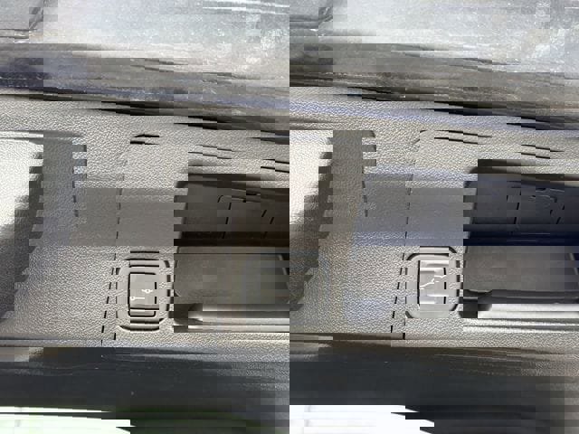 Used 2023 GMC Acadia SLT image 12