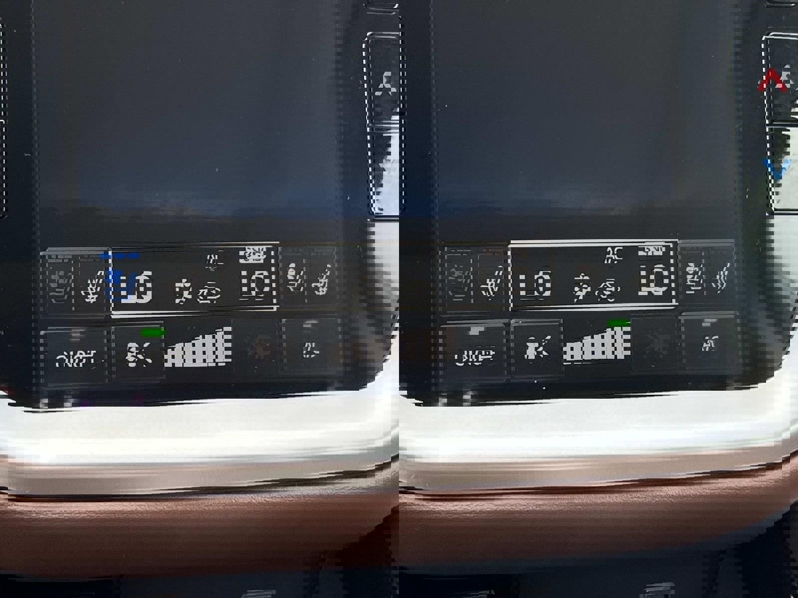 Certified 2025 Subaru Outback Touring w/ Tech Package 3 image 34