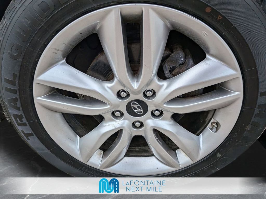Used 2015 Hyundai Santa Fe Sport 2.0T w/ Option Group 05 AWD/4WD image 27