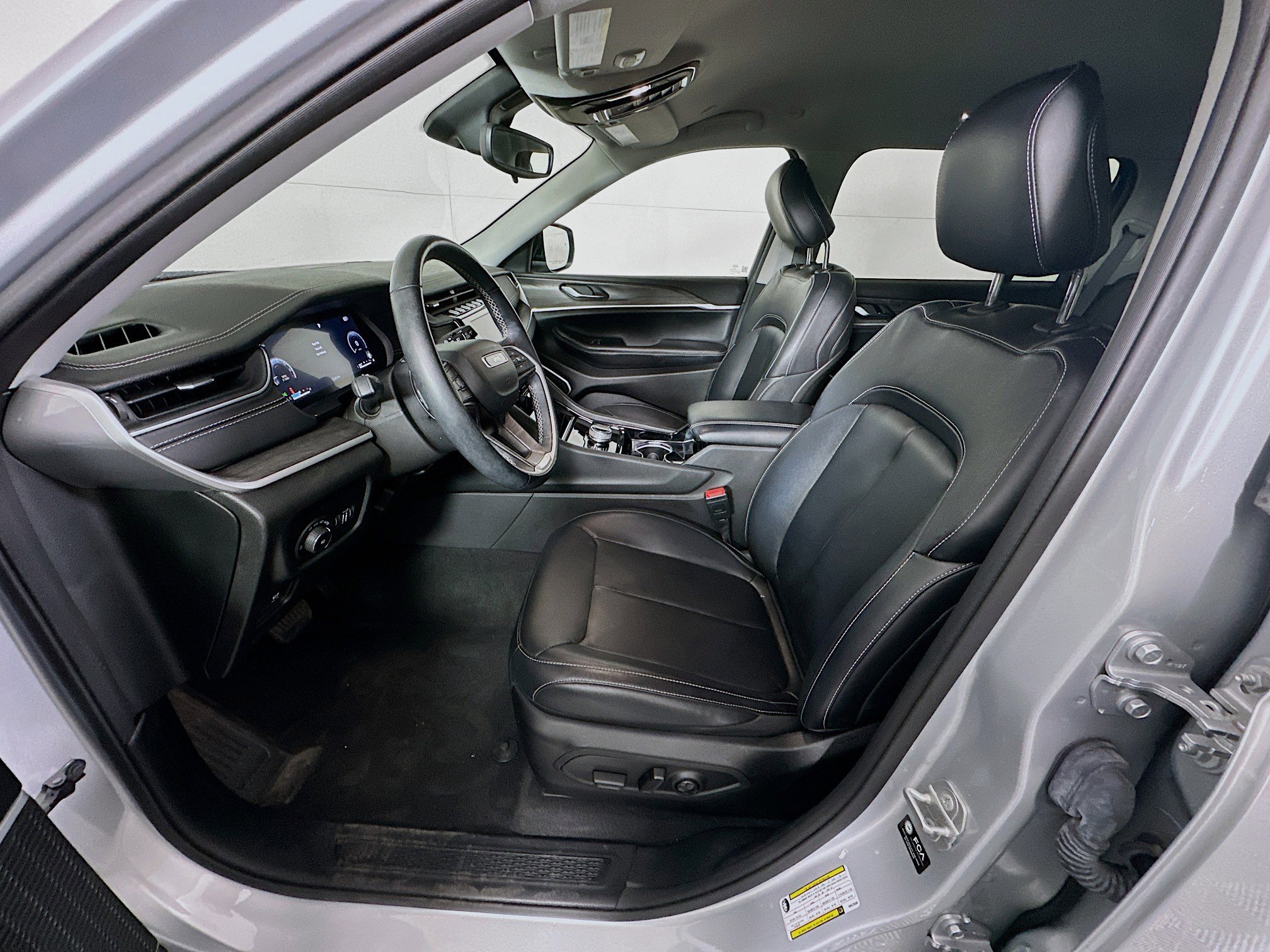 Used 2022 Jeep Grand Cherokee L Limited image 13