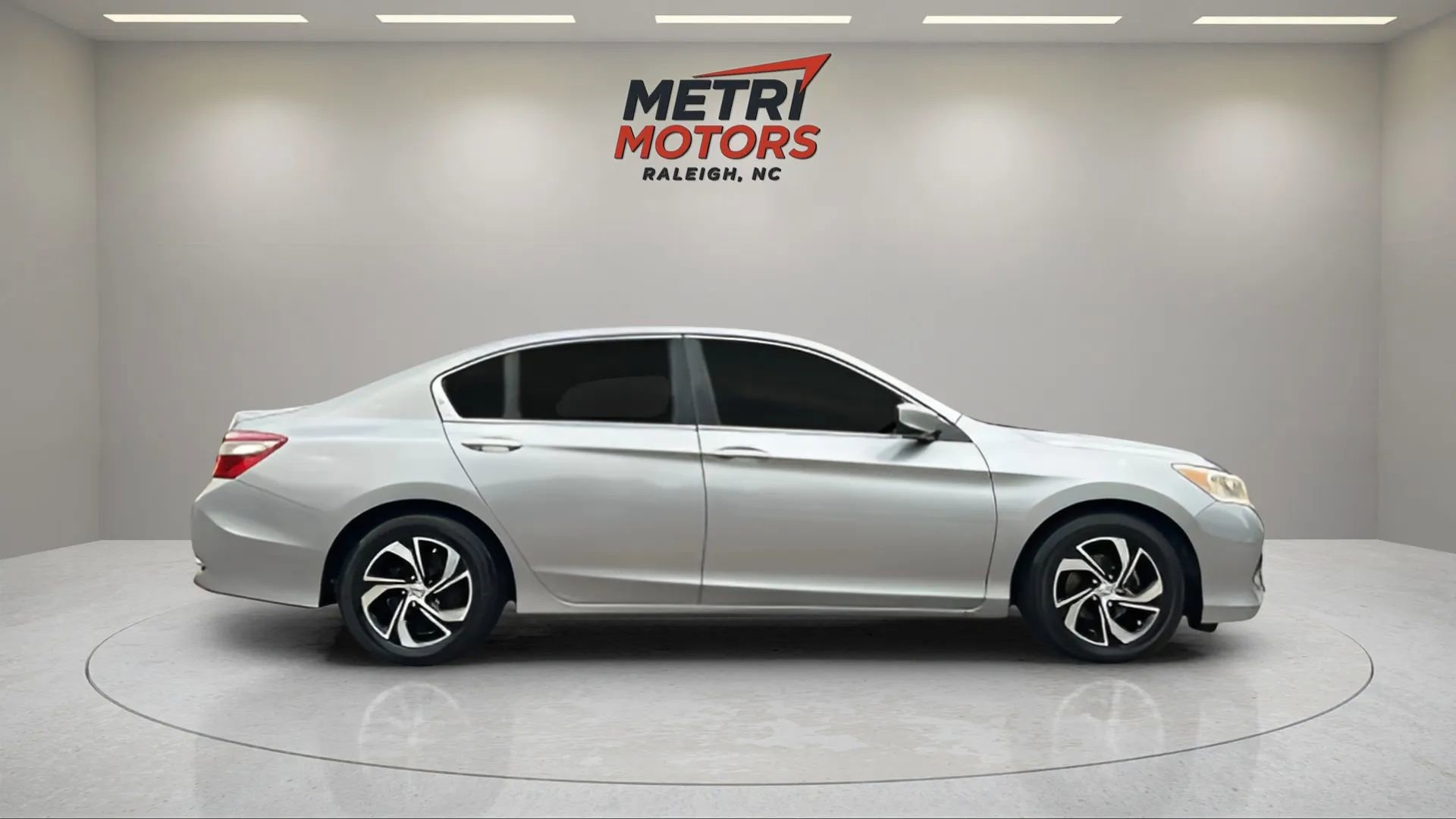 Used 2017 Honda Accord LX image 8