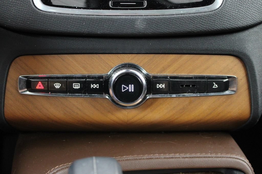 Certified 2023 Volvo XC90 B6 Plus AWD/4WD image 39