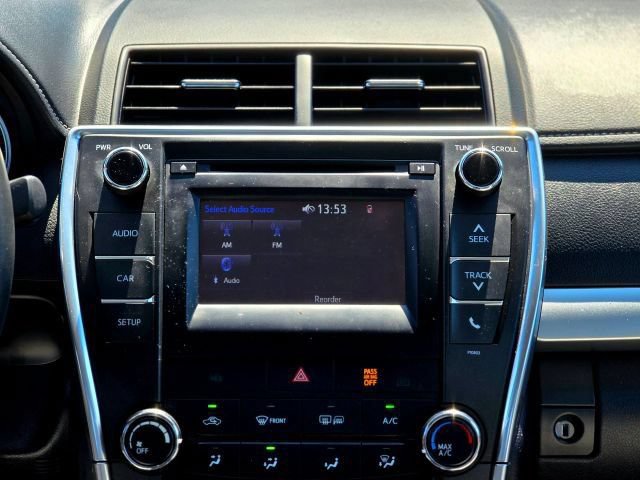 Used 2015 Toyota Camry SE FWD image 25