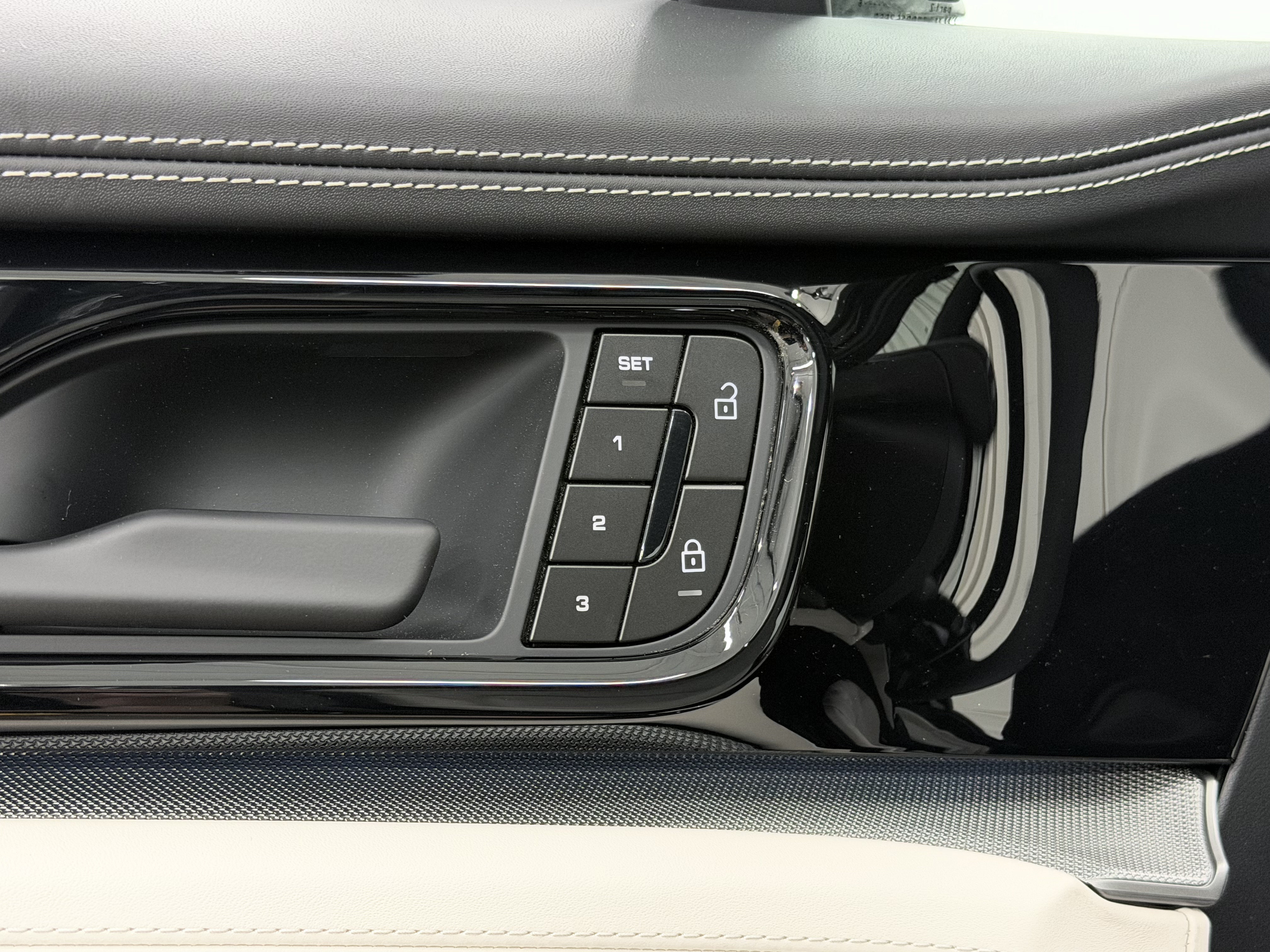 New 2026 Porsche Panamera 4 AWD/4WD image 30