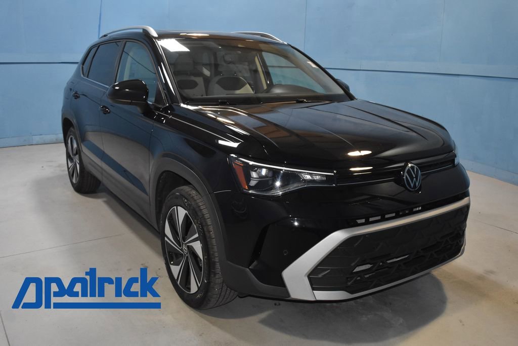 Certified 2025 Volkswagen Taos SE w/ Panoramic Sunroof Package