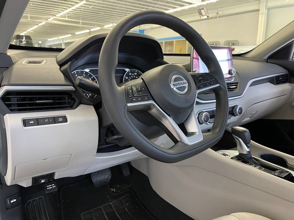 Used 2020 Nissan Altima 2.5 S FWD image 9