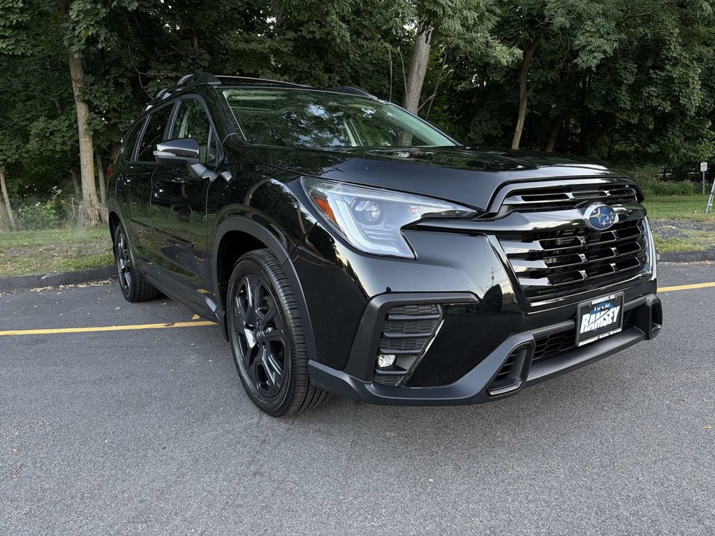 Used 2023 Subaru Ascent Onyx Edition AWD/4WD image 2