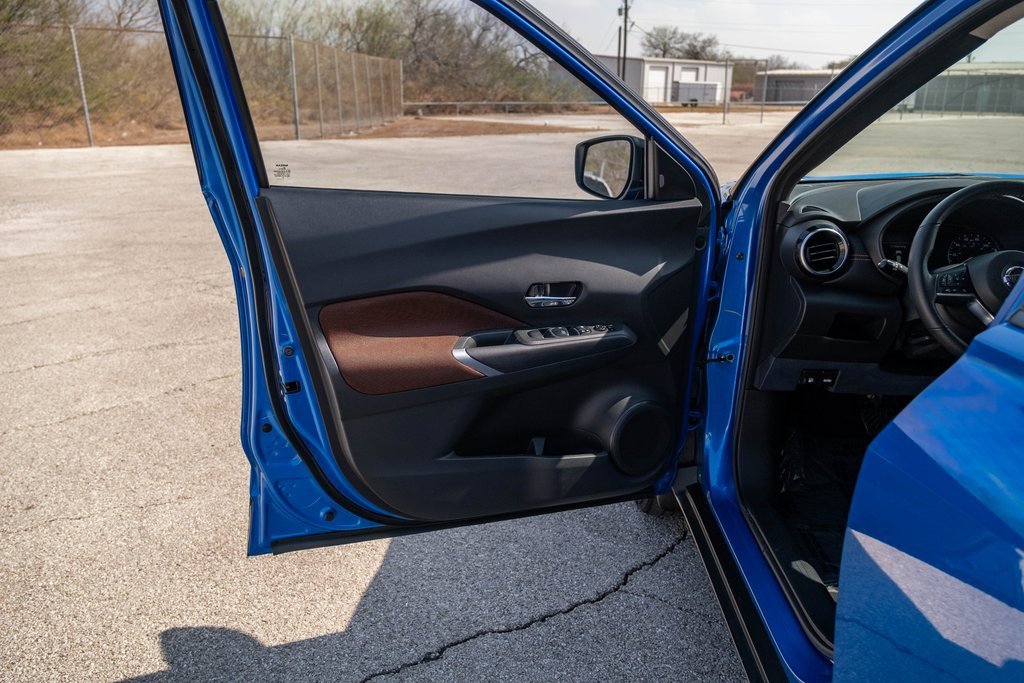 Used 2021 Nissan Kicks SR image 10