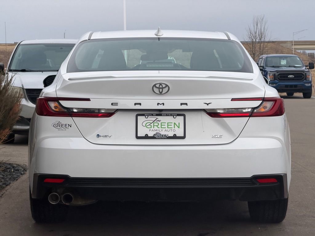 Used 2025 Toyota Camry SE image 7