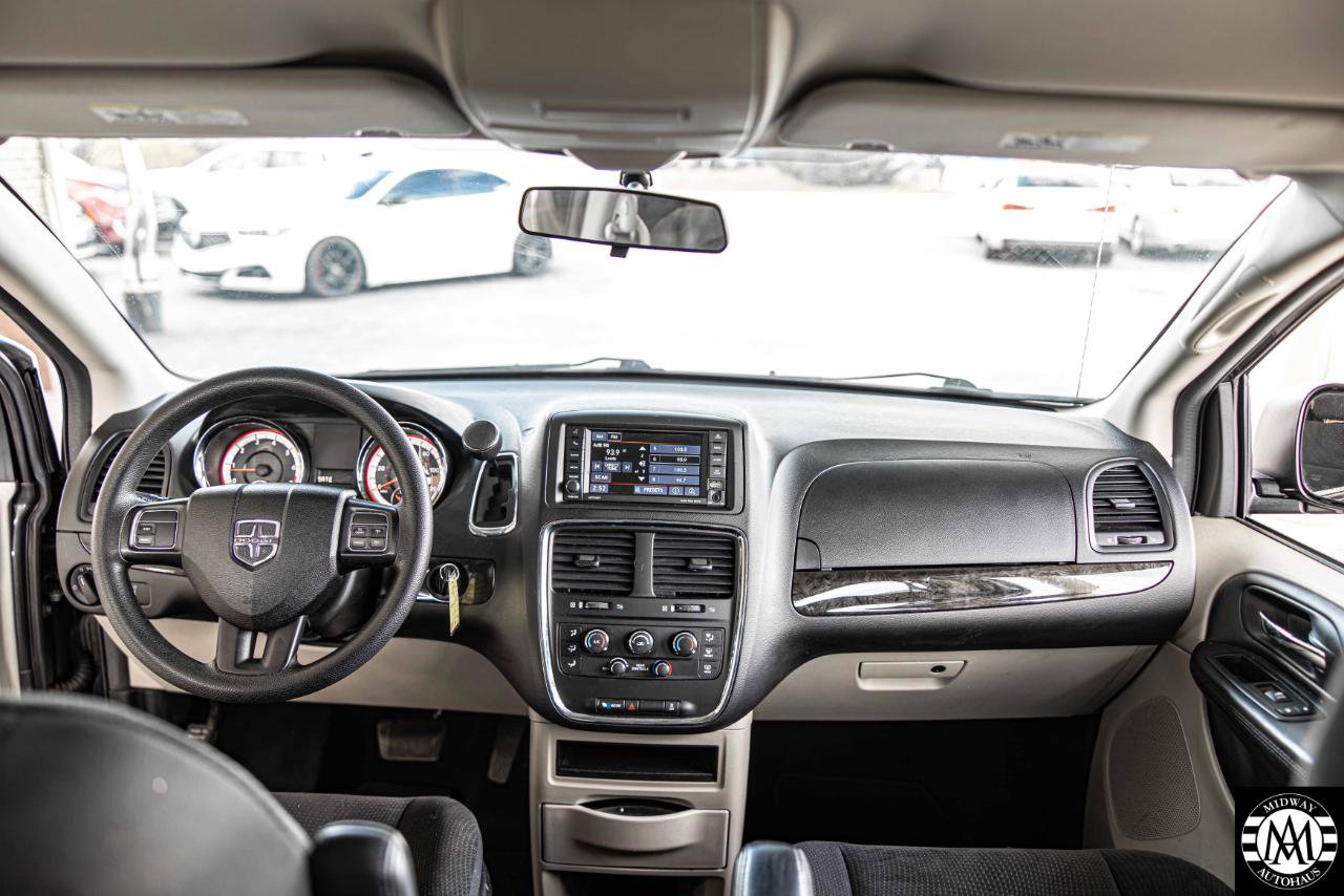 Used 2017 Dodge Grand Caravan SE w/ Power Window Group image 21