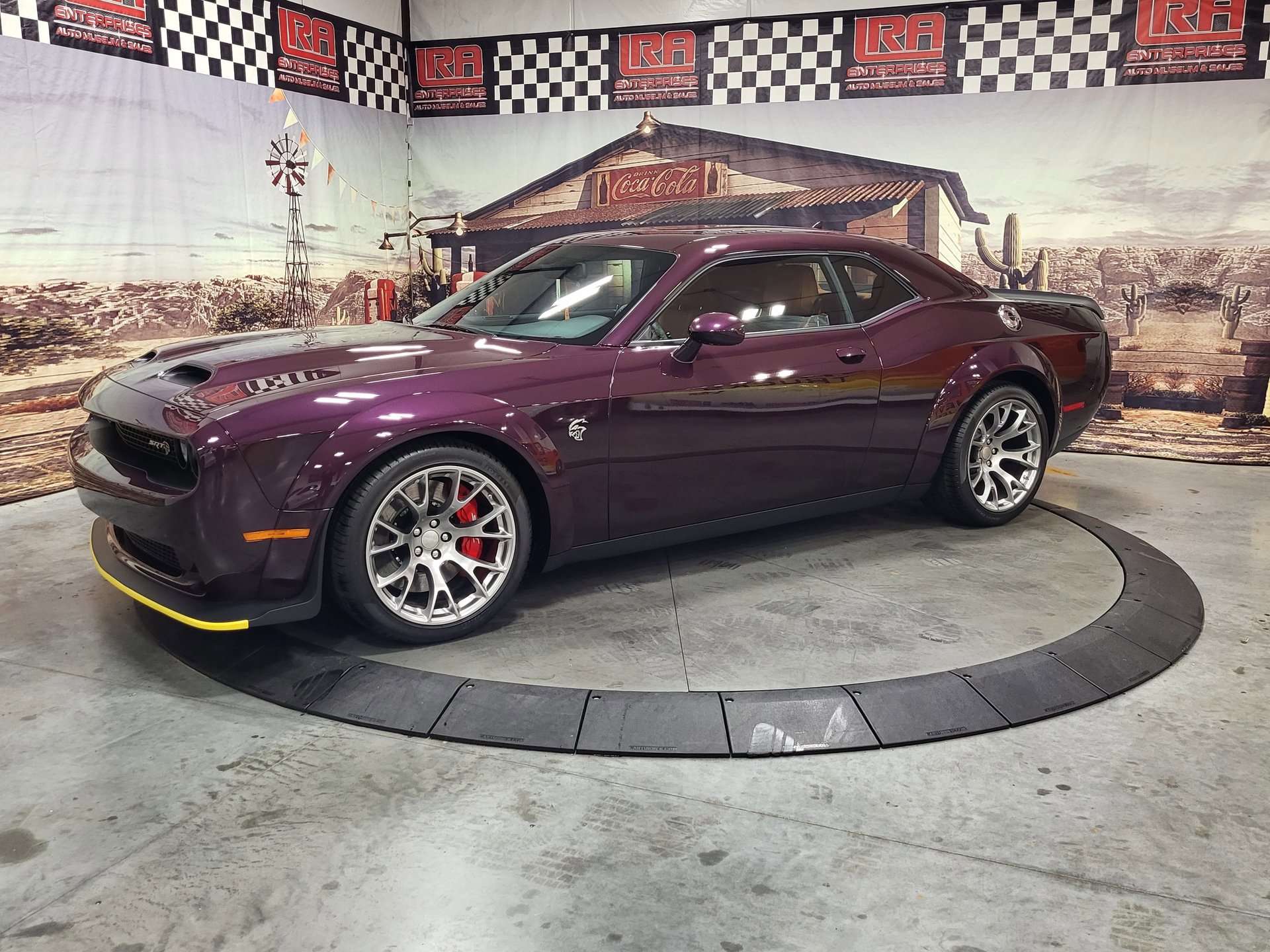 Used 2022 Dodge Challenger SRT Hellcat RWD image 2