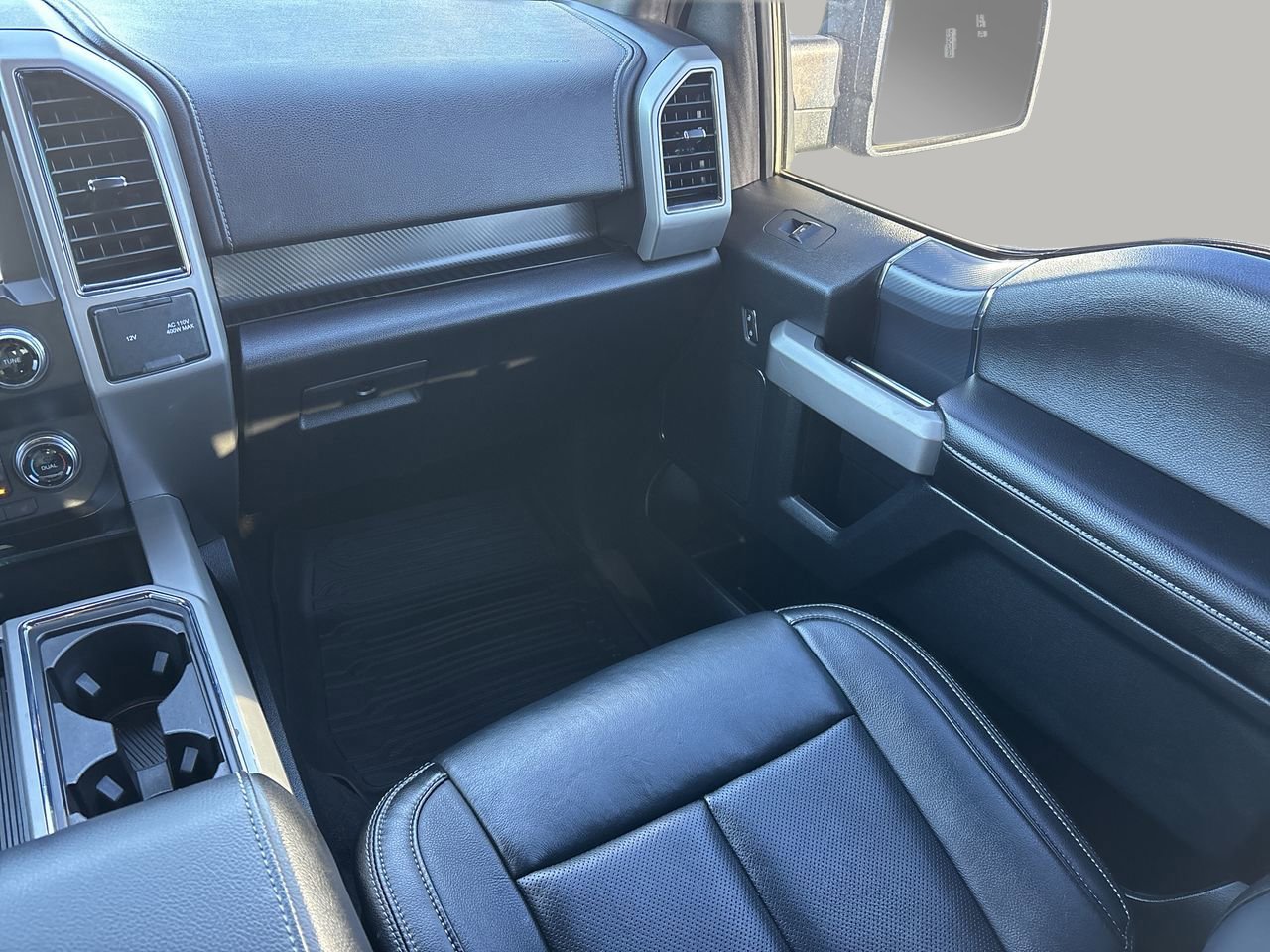 Used 2019 Ford F150 Lariat w/ Equipment Group 502A Luxury image 15
