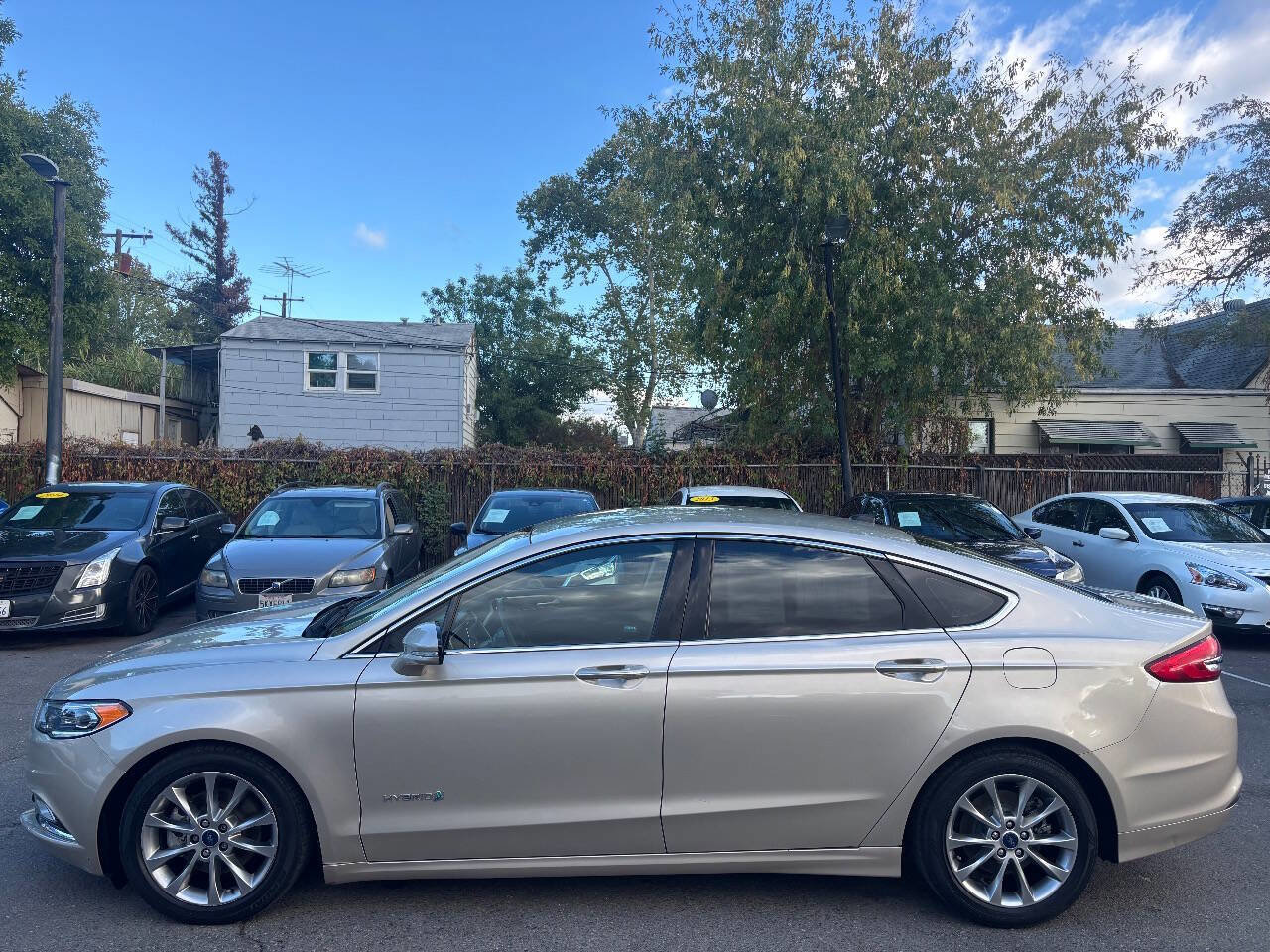Used 2017 Ford Fusion SE w/ Equipment Group 602A image 8