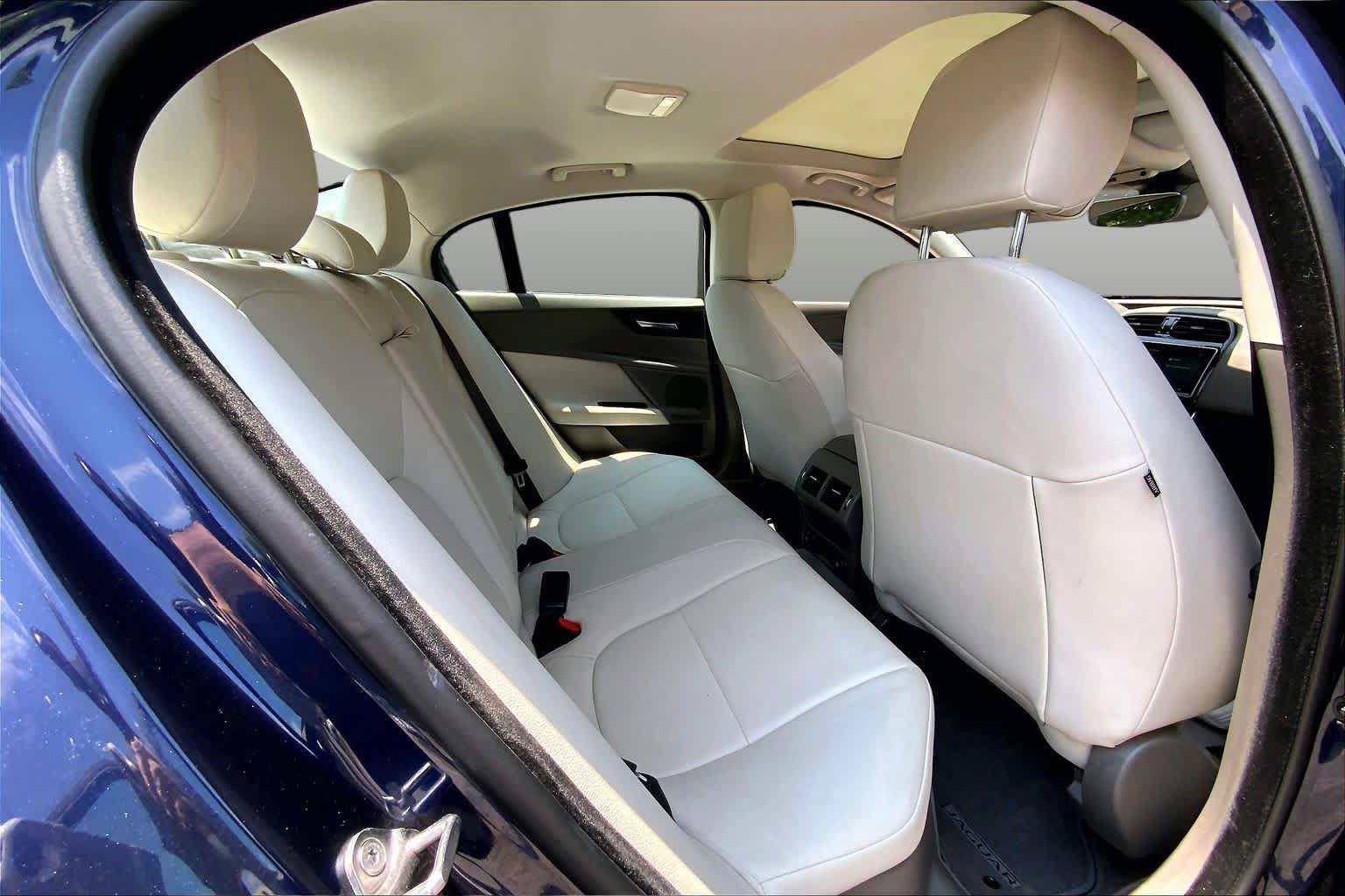 Used 2019 Jaguar XE Premium AWD/4WD image 18