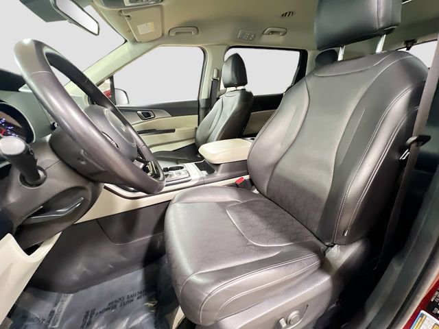 Used 2024 Kia Carnival LX FWD image 21
