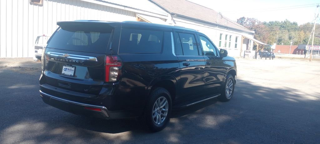 Used 2022 Chevrolet Suburban LT image 7