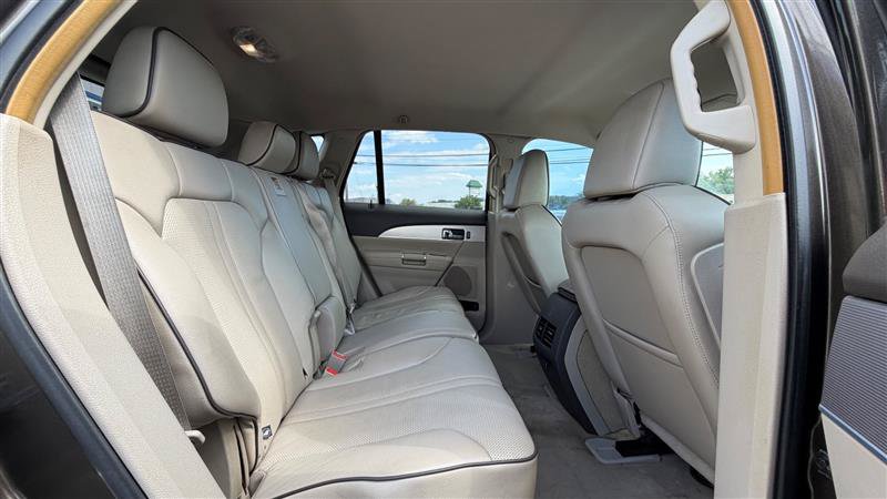 Used 2011 Lincoln MKX 2WD w/ 101A Rapid Spec Order Code image 41