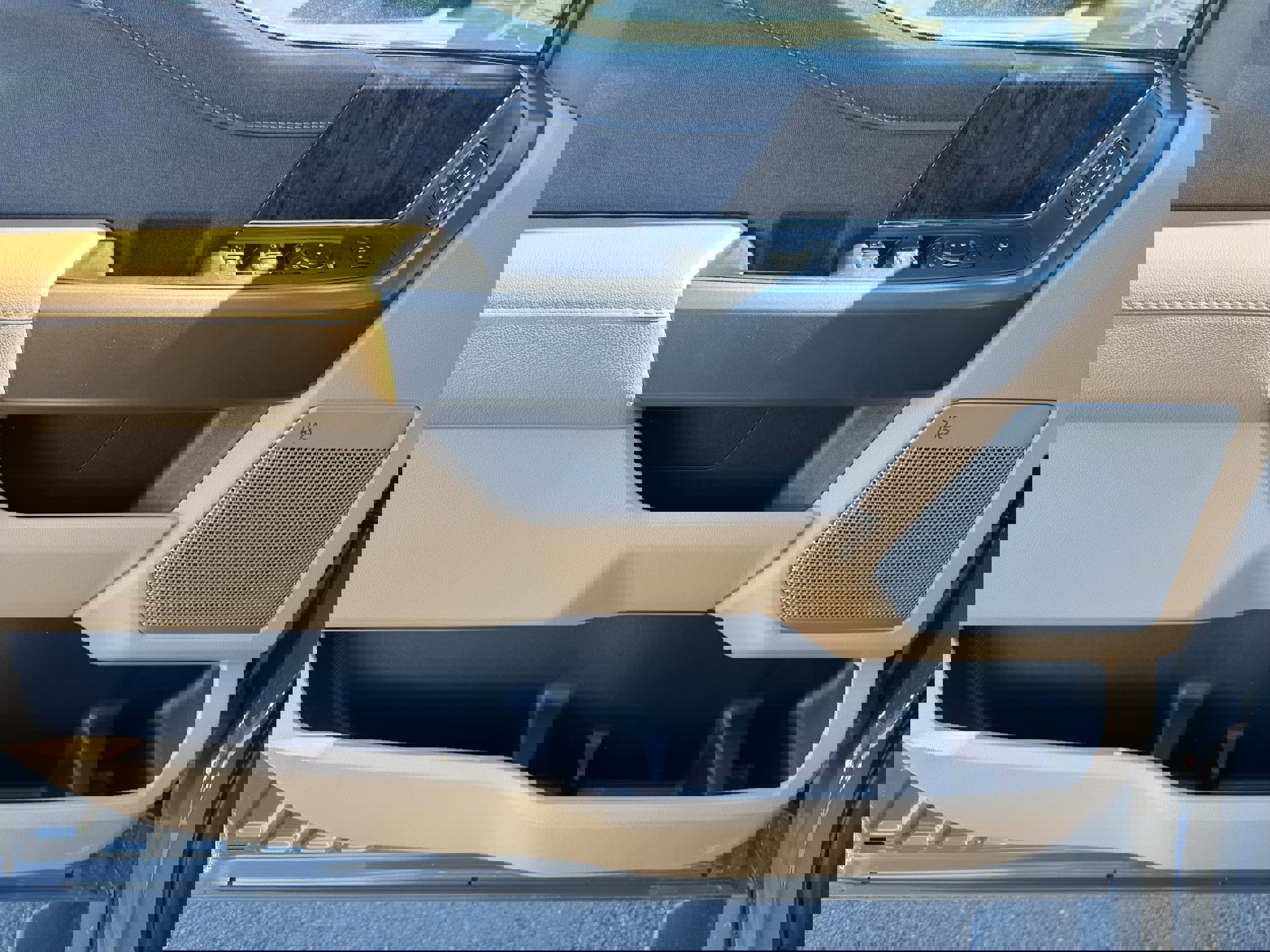 New 2026 Ford F350 Lariat w/ Lariat Premium Package image 15