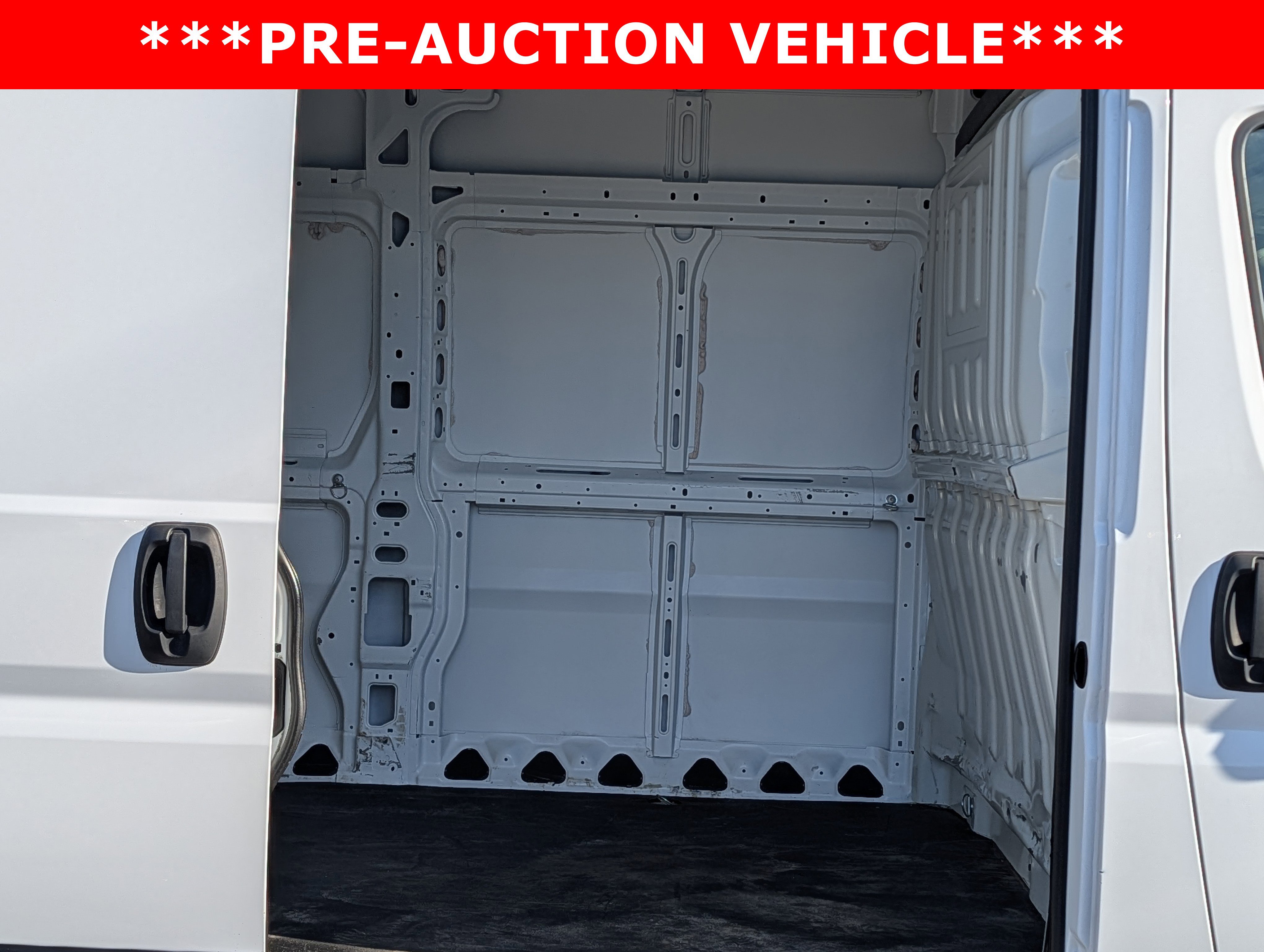 Used 2021 RAM ProMaster 2500 w/ Convenience Group image 15