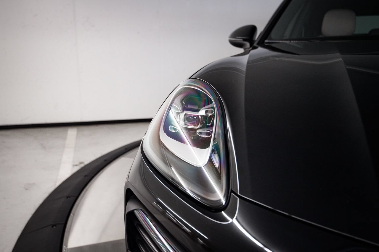 Certified 2023 Porsche Cayenne Platinum Edition AWD/4WD image 13