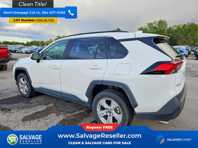 Used 2019 Toyota RAV4 XLE AWD/4WD image 3