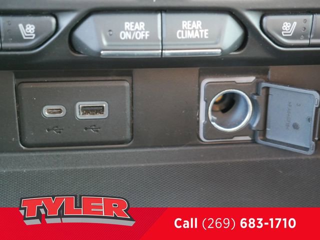 Used 2021 Chevrolet Suburban Premier w/ Premium Package AWD/4WD image 40