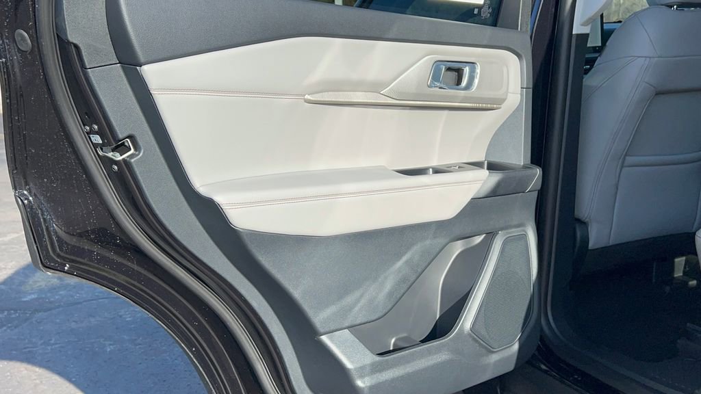 Used 2026 Ford Explorer Active w/ Active Comfort Package image 34