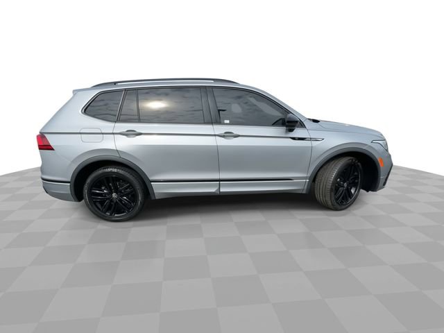 Used 2022 Volkswagen Tiguan SE R-Line image 9