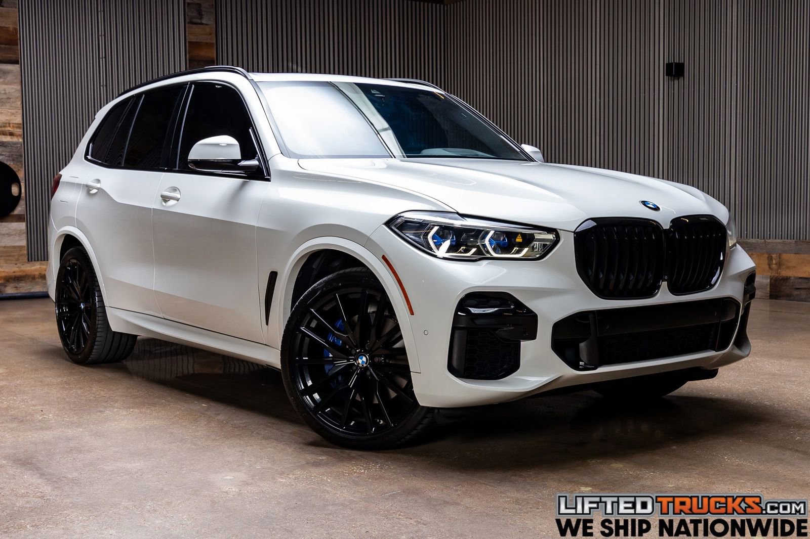 Used 2022 BMW X5 xDrive40i w/ M Sport Package AWD/4WD image 1