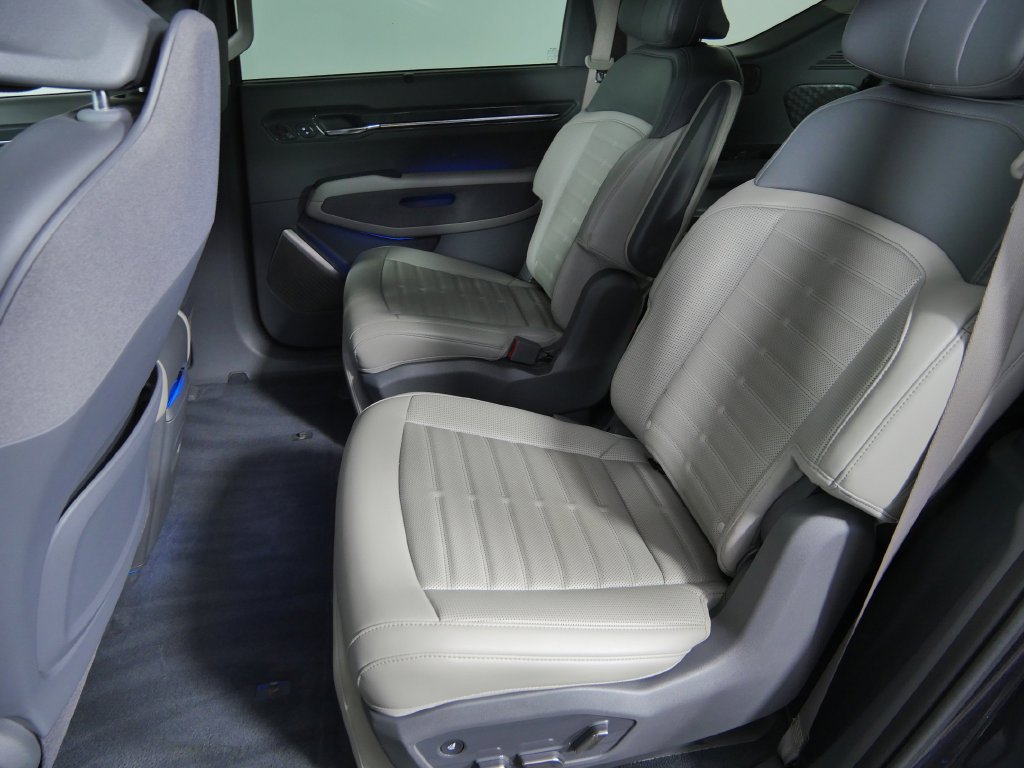 Used 2024 Kia EV9 Land AWD/4WD image 18