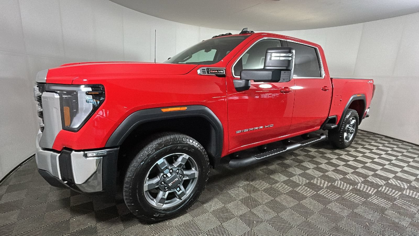 Used 2026 GMC Sierra 2500 SLE w/ SLE Value Package; AWD/4WD image 8