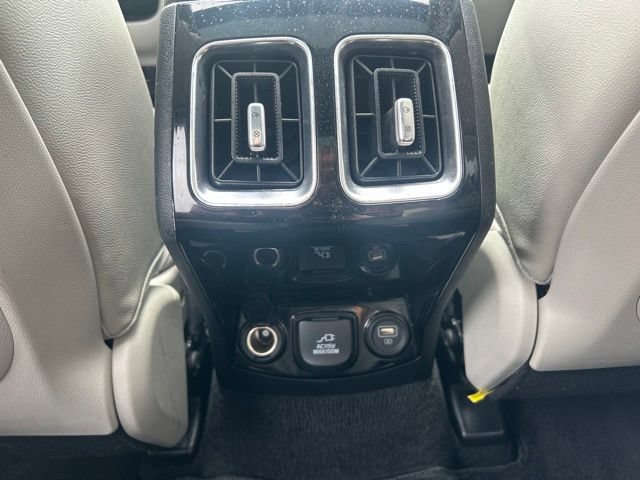 Used 2023 Kia Sorento SX AWD/4WD image 25