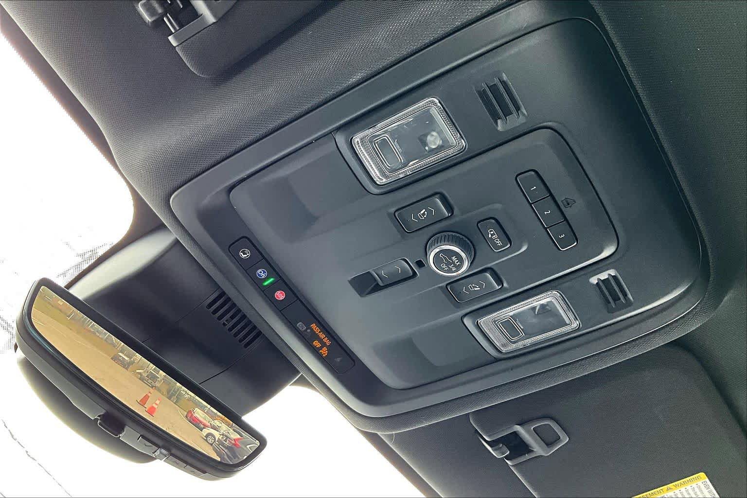 Used 2023 Chevrolet Tahoe High Country image 35