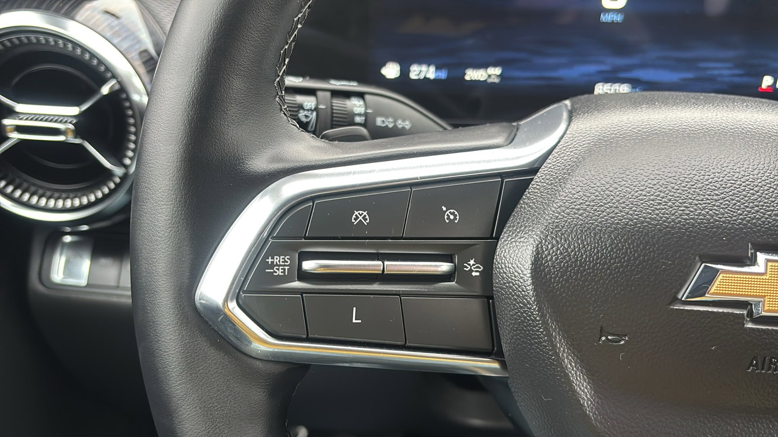 Used 2025 Chevrolet Equinox LT image 17