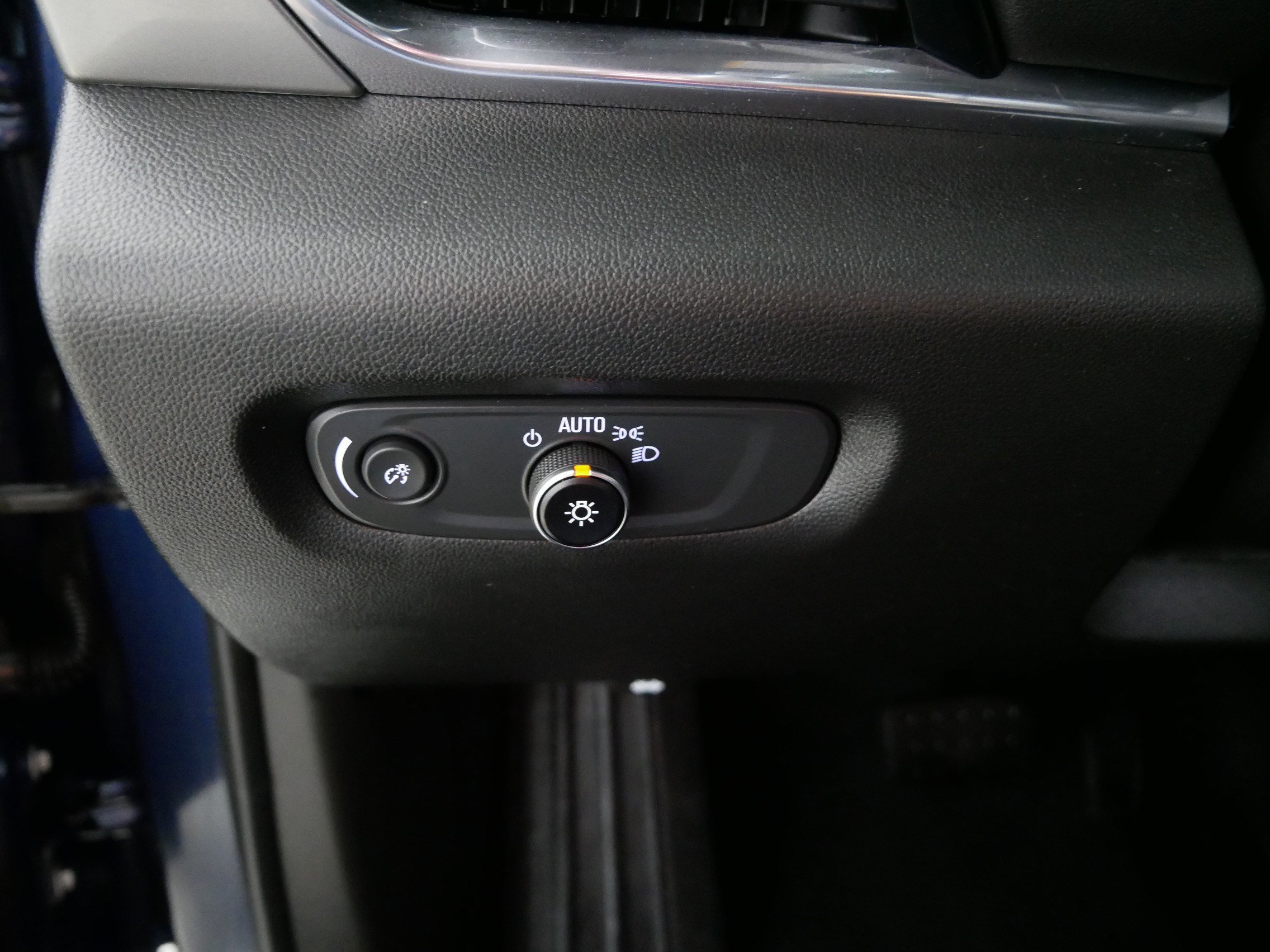 Used 2023 Chevrolet Traverse LT w/ LPO, Floor Liner Package AWD/4WD image 26