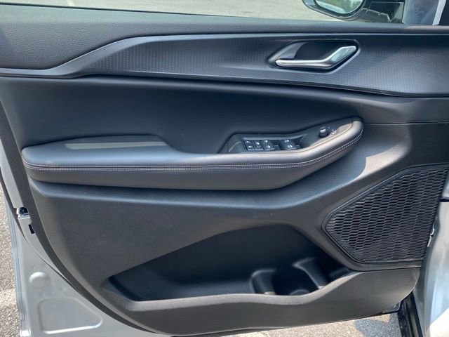 New 2025 Jeep Grand Cherokee L Altitude image 12