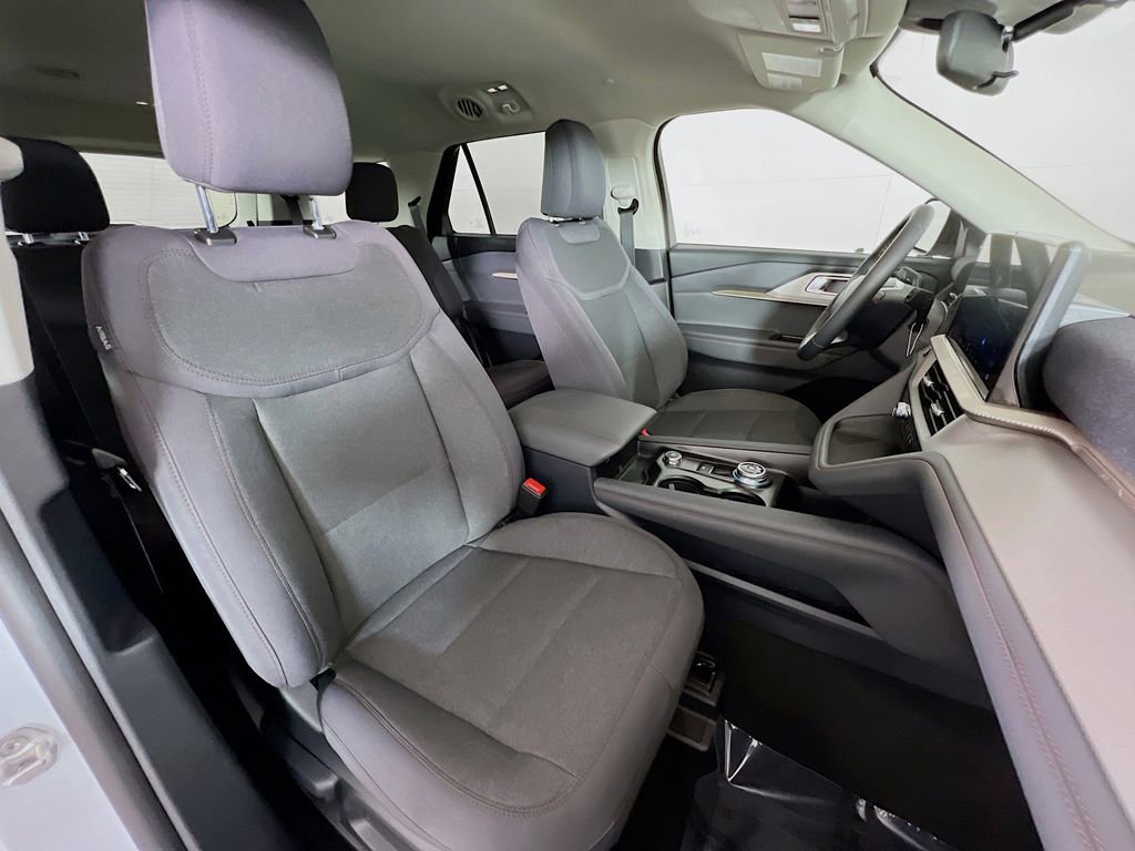 New 2026 Ford Explorer Active image 18