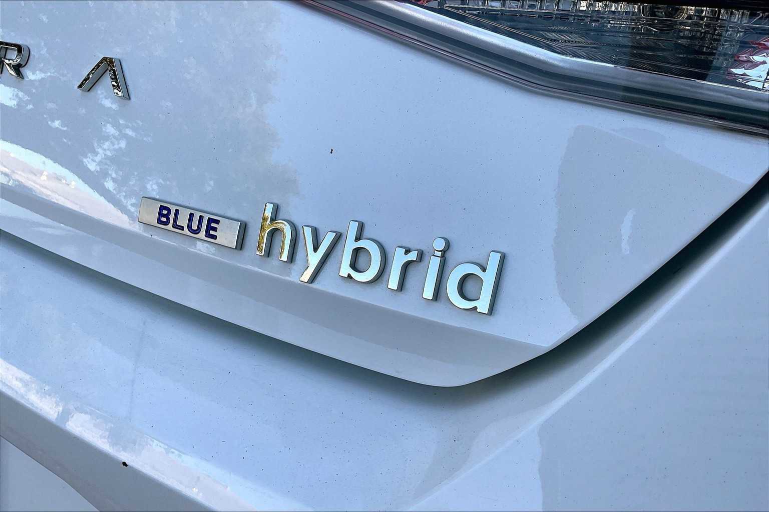 Used 2023 Hyundai Elantra Blue image 6