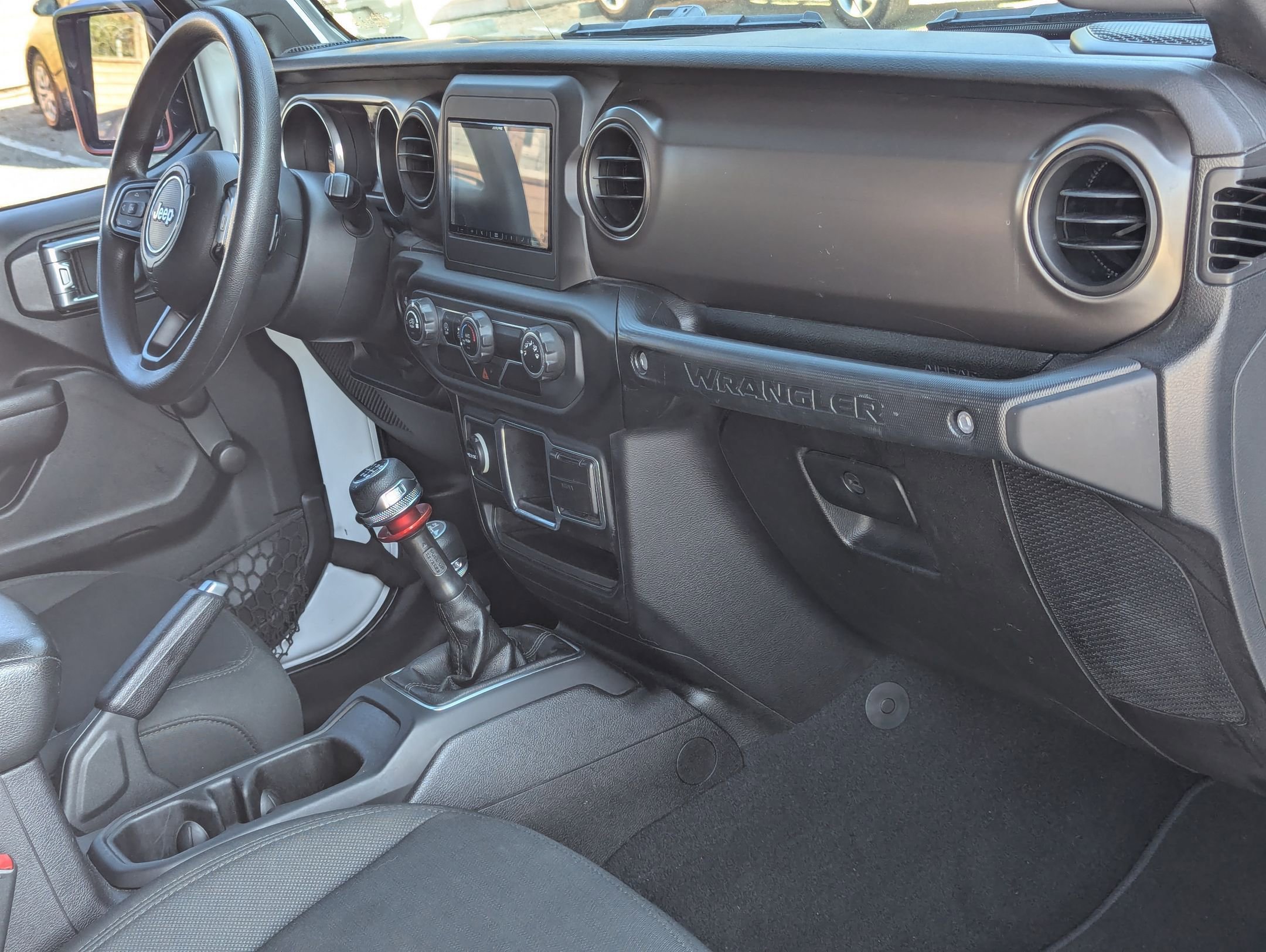 Used 2018 Jeep Wrangler Unlimited Sport image 24