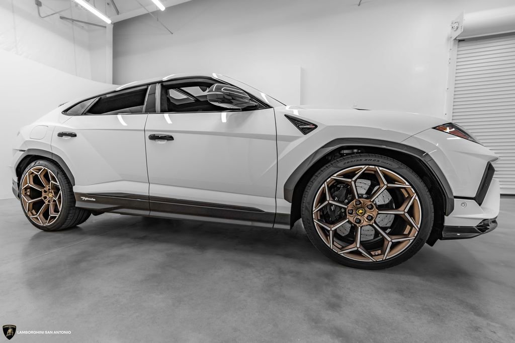Used 2023 Lamborghini Urus Performante image 5