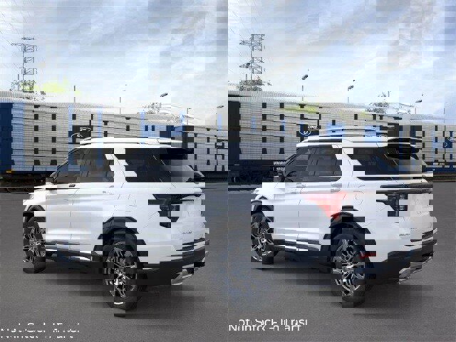 New 2026 Ford Explorer Platinum image 4