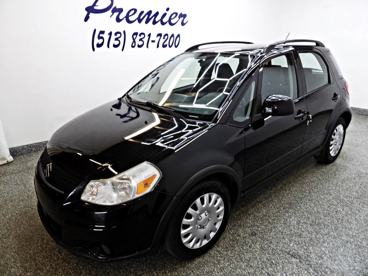 Used 2010 Suzuki SX4 Hatchback FWD image 1