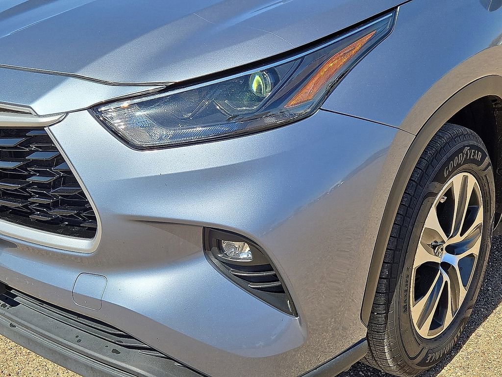 Used 2022 Toyota Highlander XLE image 9