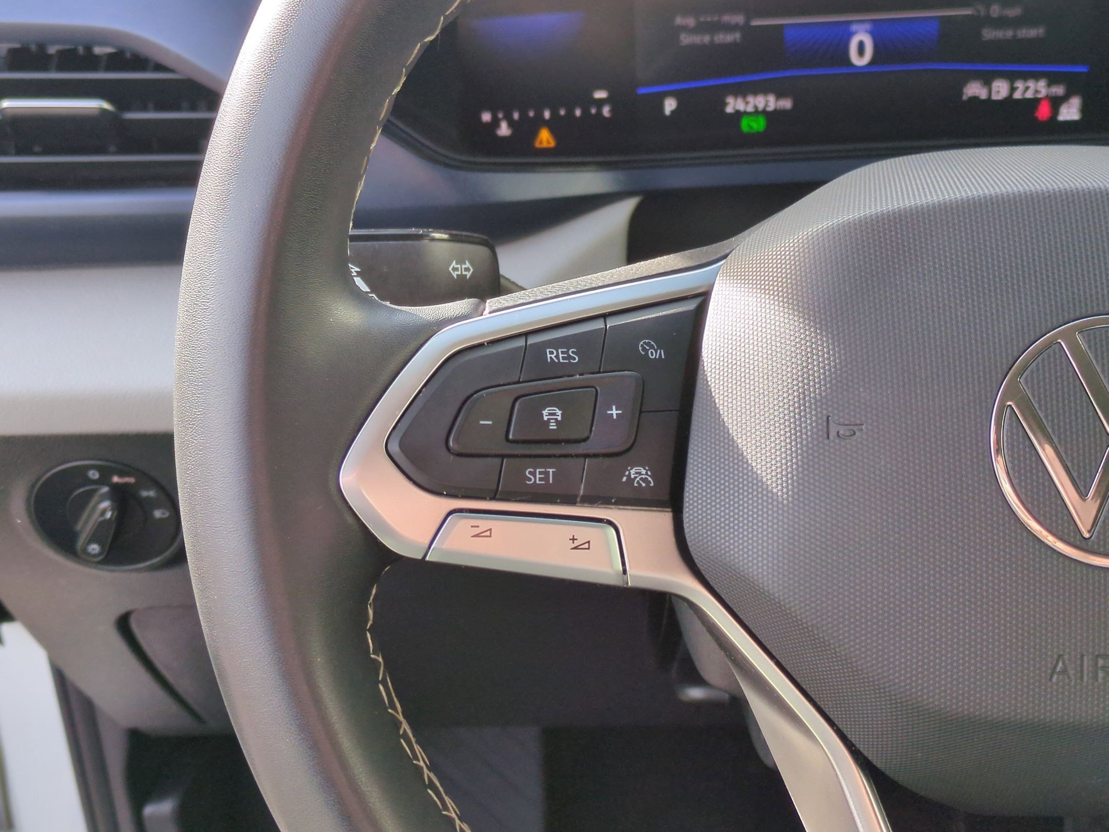 Used 2023 Volkswagen Taos SE image 20