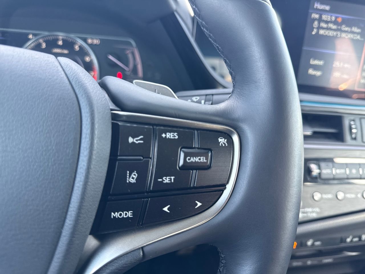 Used 2022 Lexus ES 250 image 27